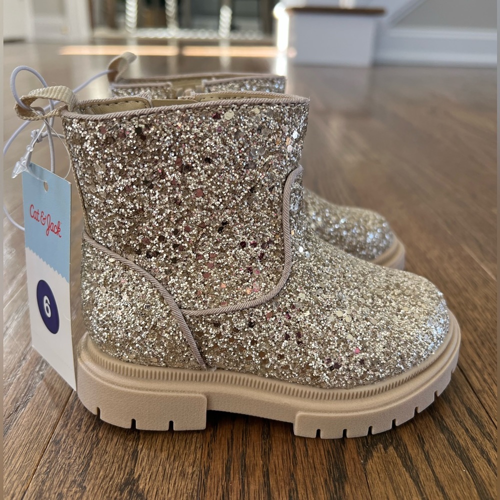 NWT Cat & Jack Flora Chelsea Boots - Gold - Size 6